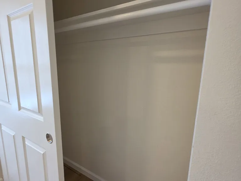 1086 Mersey Ave — Photo 31