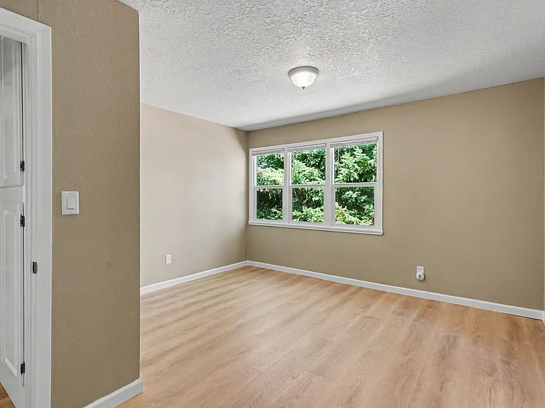 3080 Park Ave NE — Photo 23