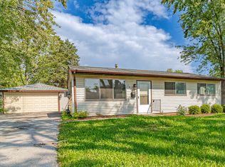 120 Grow Ln, Streamwood, IL 60107