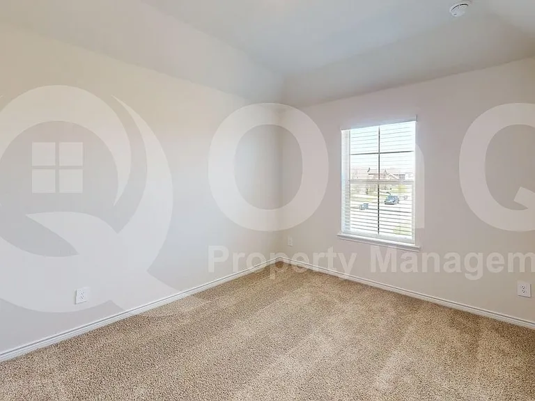 2724 Mexia Ln — Photo 11