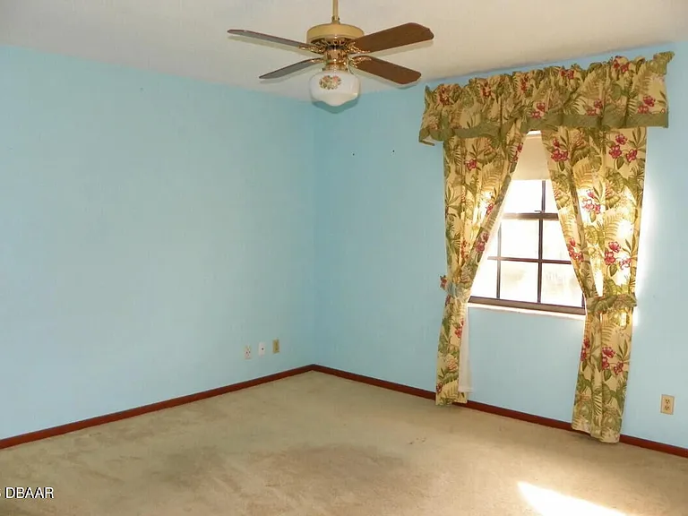 2045 Taylor Rd — Photo 9
