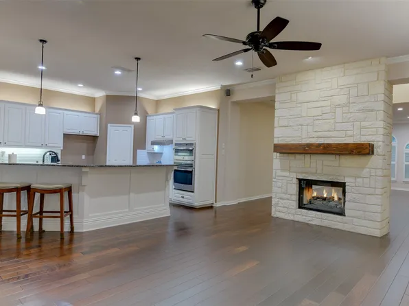 1411 Wheeler Dr, Mansfield, TX 76063