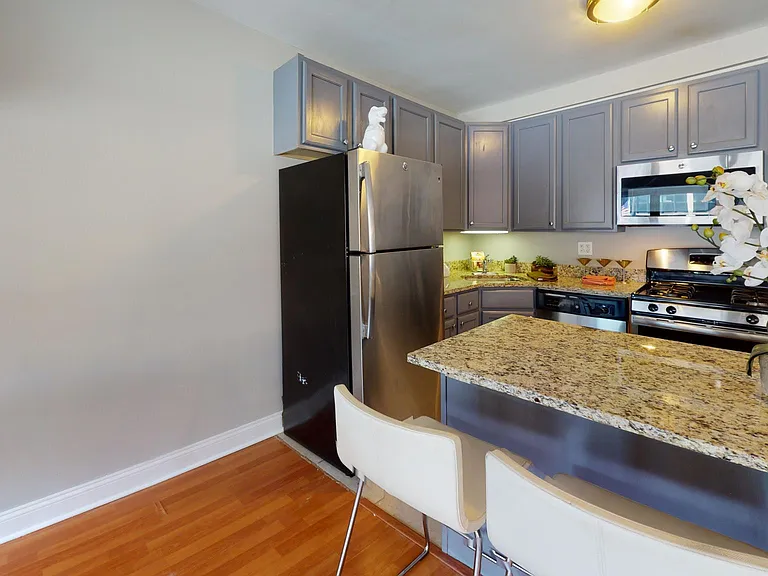 4100 N. Marine Dr. — Photo 35