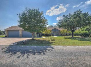 101 Wren St, Highland Haven, TX 78654