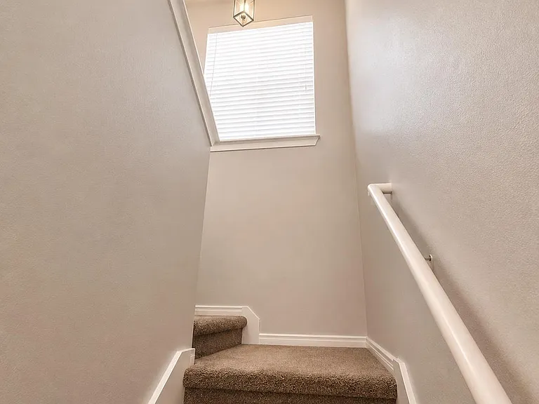 710 Alamo Plaza Dr — Photo 9