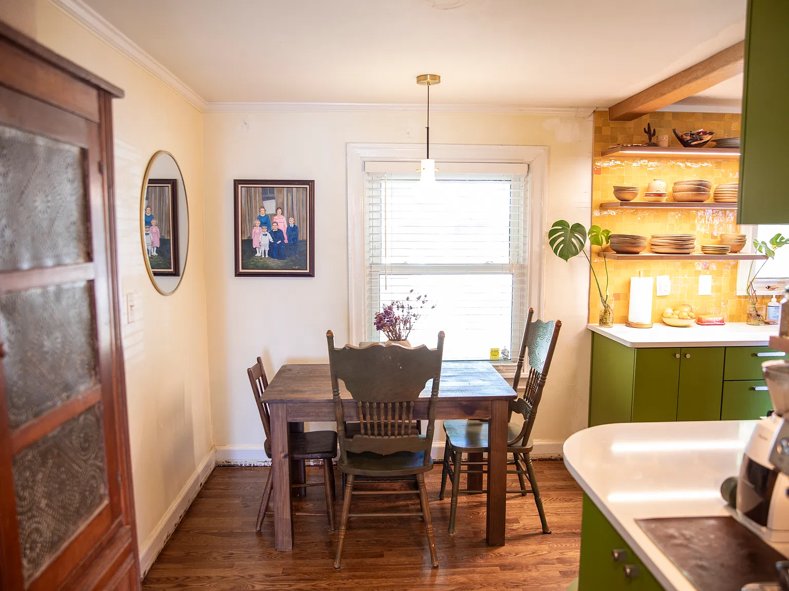 2 bed, 800 sqft, $2,975 — Photo 2