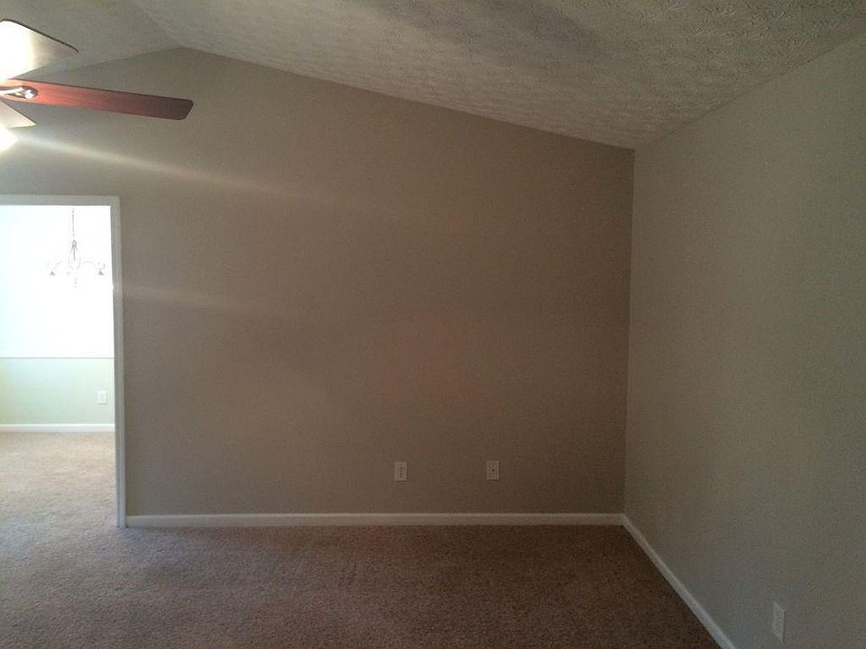 1st image of 721 Trickle Ln