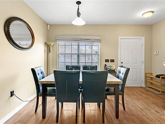 3rd image of 6992 Woodlake Dr