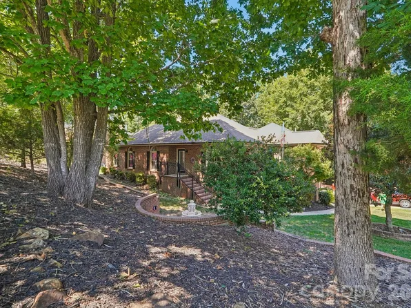 8463 Plantation Way, Harrisburg, NC 28075