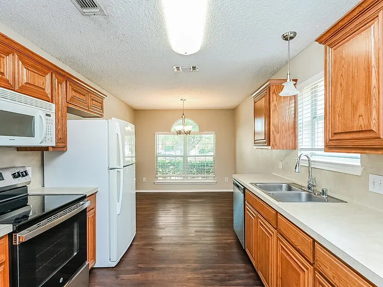 4553 Wheatland Dr — Photo 7