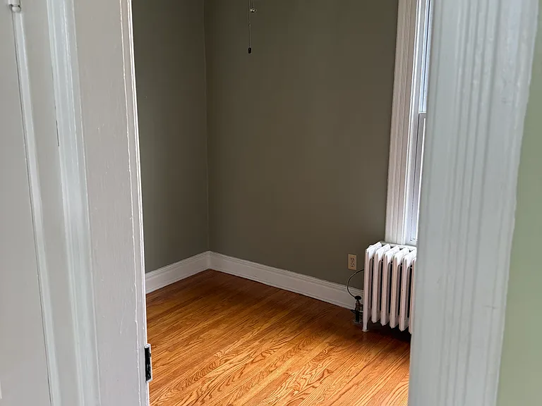 2363 Burdett Ave #2 — Photo 3