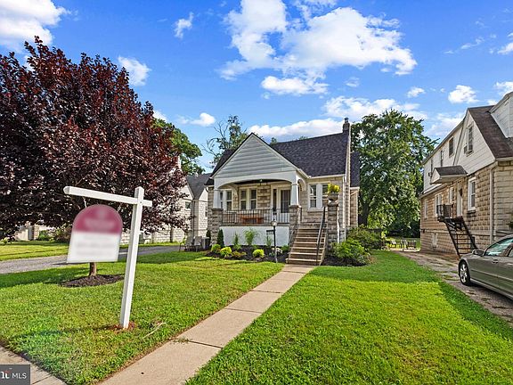3rd image of 3045 Pinewood Ave