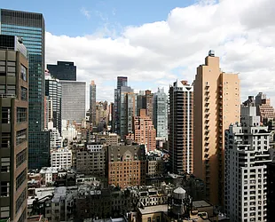Rented by R New York