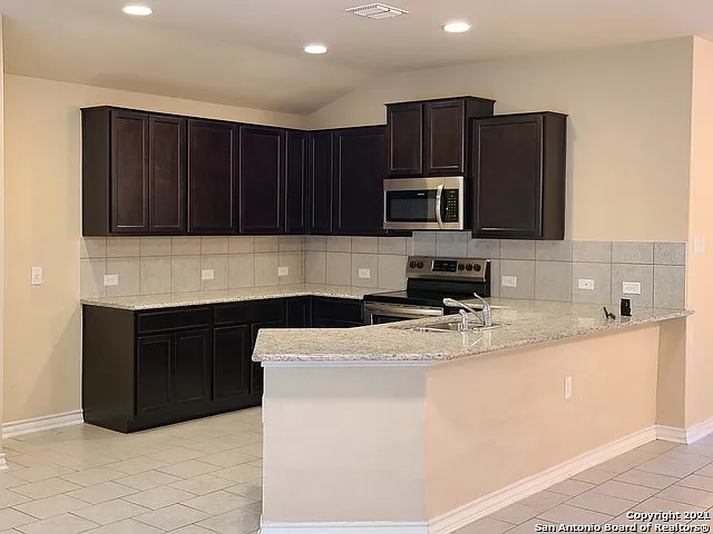 3 bed, 2.0 bath, 1455 sqft, $1,650 — Photo 3