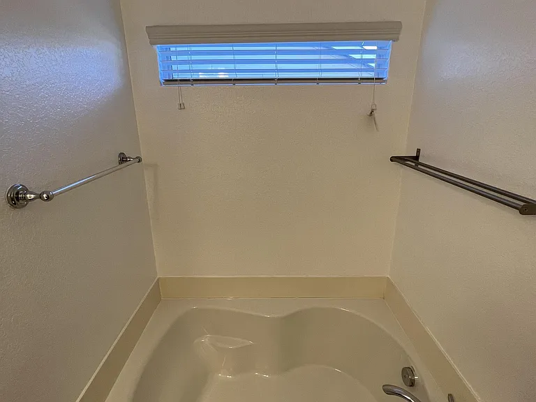 10909 Charreada Trl — Photo 30