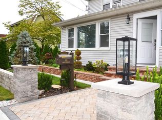 66 N Cottage St #1, Valley Stream, NY 11580