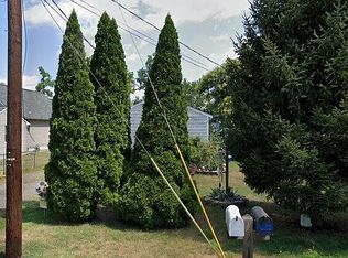 5 Thomas St, Pemberton, NJ 08068