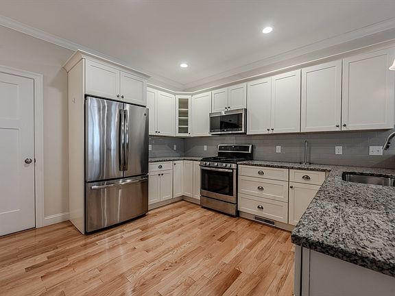 5th image of 67 Fox Hill Ln #67