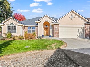 216 Santa Roza Dr, Yakima, WA 98901