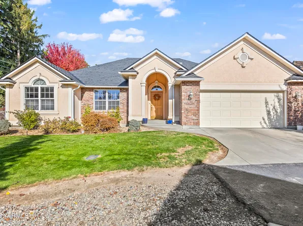 216 Santa Roza Dr, Yakima, WA 98901