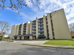 1745 Leighton Rd #611, Victoria, BC V8R6R6