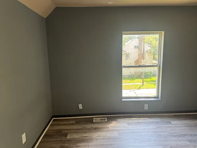 1531 Andrews St — Photo 8
