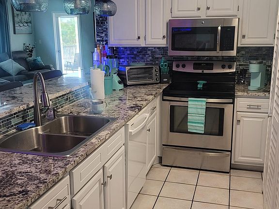4th image of 3930 S Roosevelt Blvd APT 204W