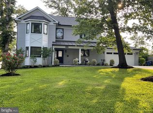 7112 Marine Dr, Alexandria, VA 22307