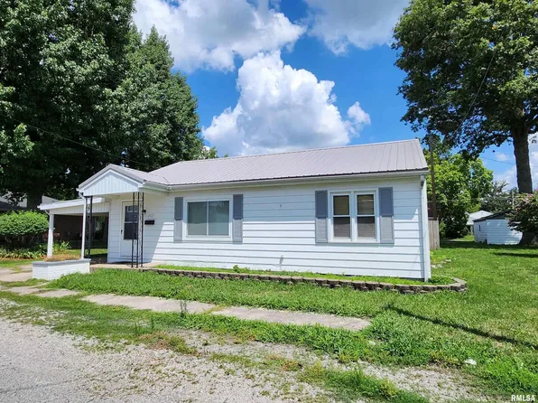 205 W Chester St, Pinckneyville, IL 62274