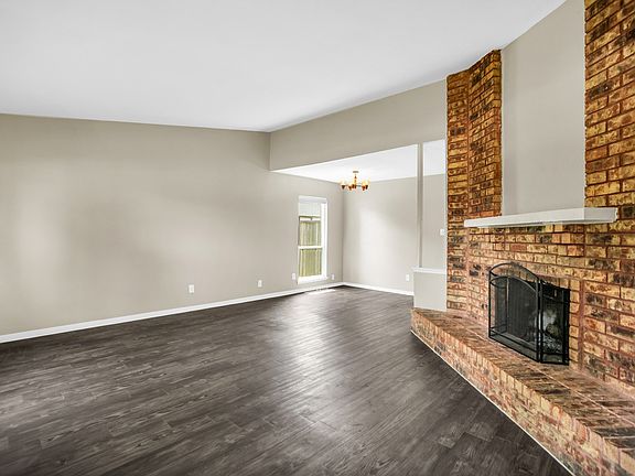 4th image of 1917 Vine Dr