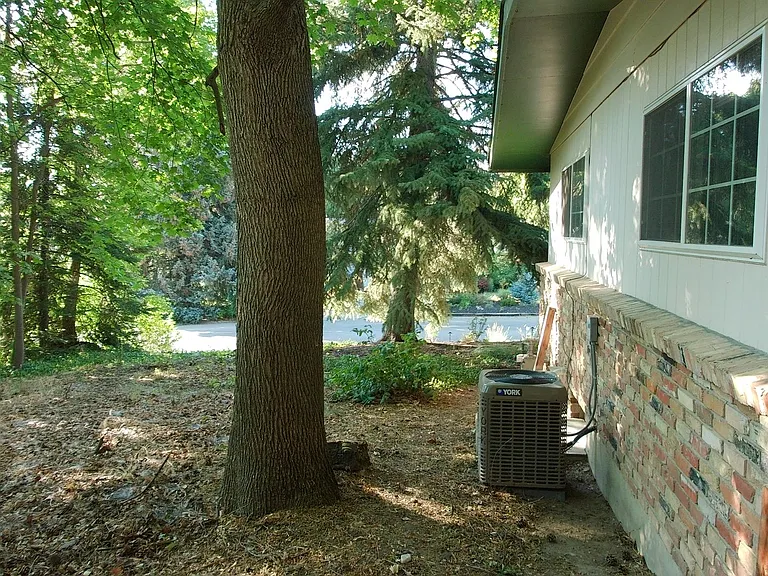 996 Thrushwood Dr — Photo 24