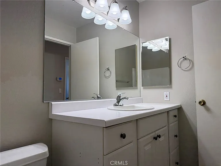 1145 N Barston Ave — Photo 20