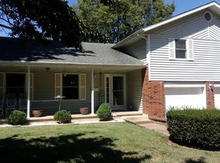 713 E Walnut St, Bolivar, MO 65613