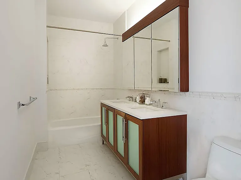Columbus Square — Photo 13