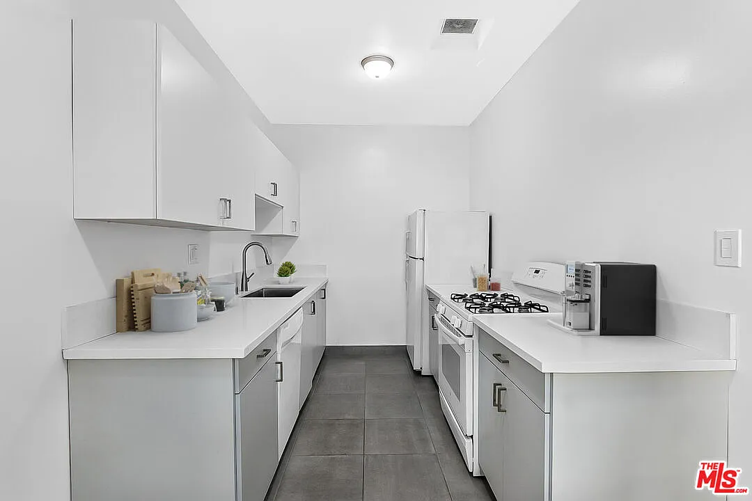 1 bed, 1.0 bath, $2,695 — Photo 4