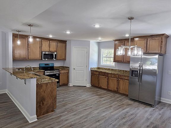 4th image of 1003 S Saint Pauls Church Rd