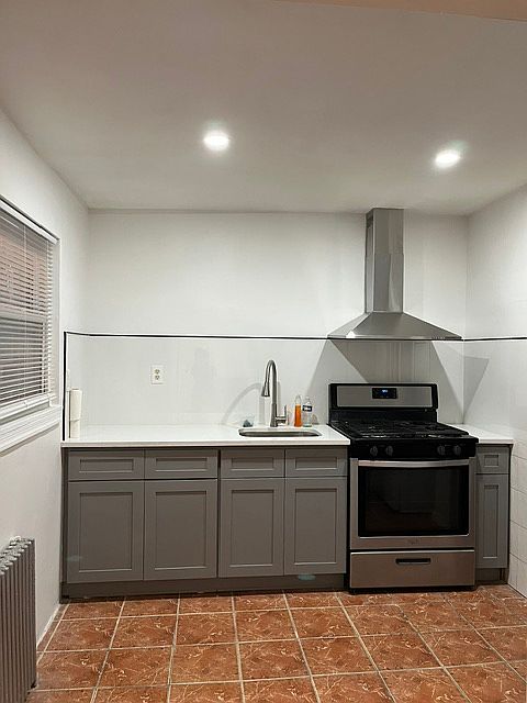 1st image of 716 Wolf St #1
