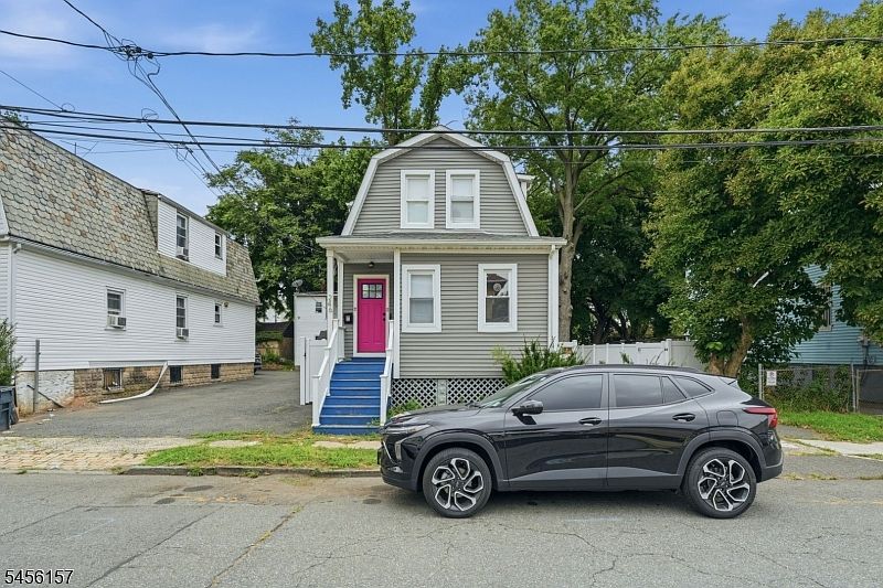 1st image of 246 W 19Th Ave