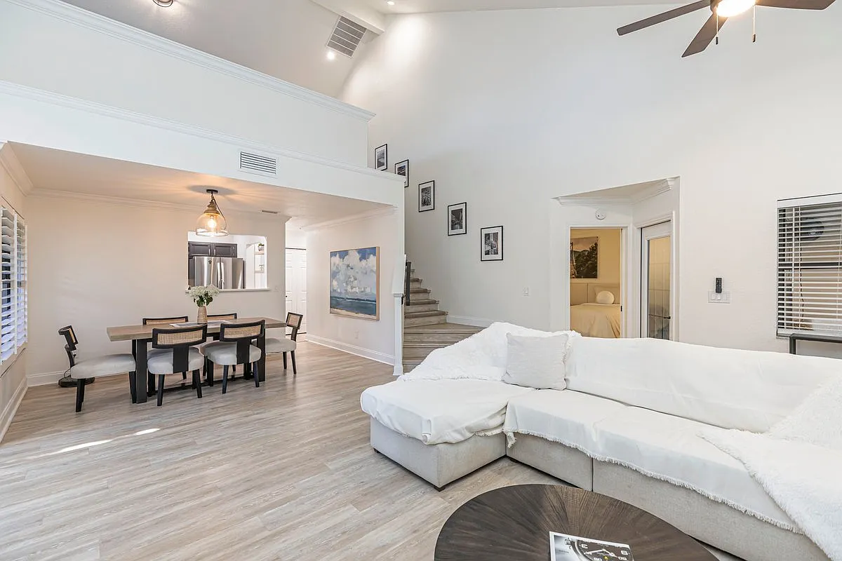 2 bed, 1837 sqft, $3,800 — Photo 3