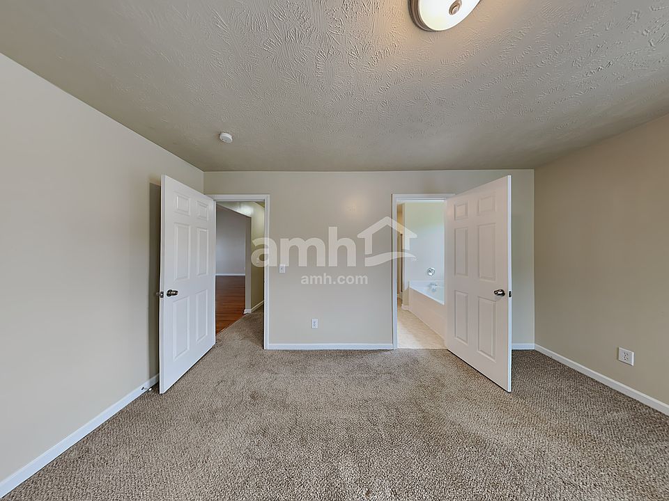 1st image of 2104 Erin Ln