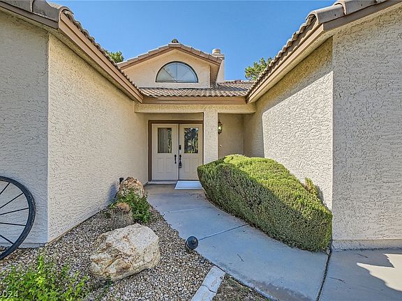 4th image of 5708 Colwood Ln