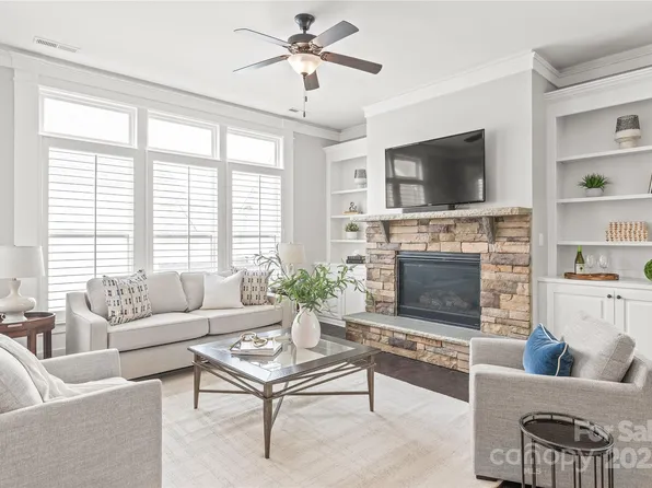 1209 Cedar Park Dr, Pineville, NC 28134