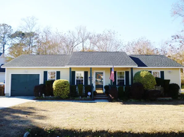109 Sweetwater Dr, Jacksonville, NC 28540