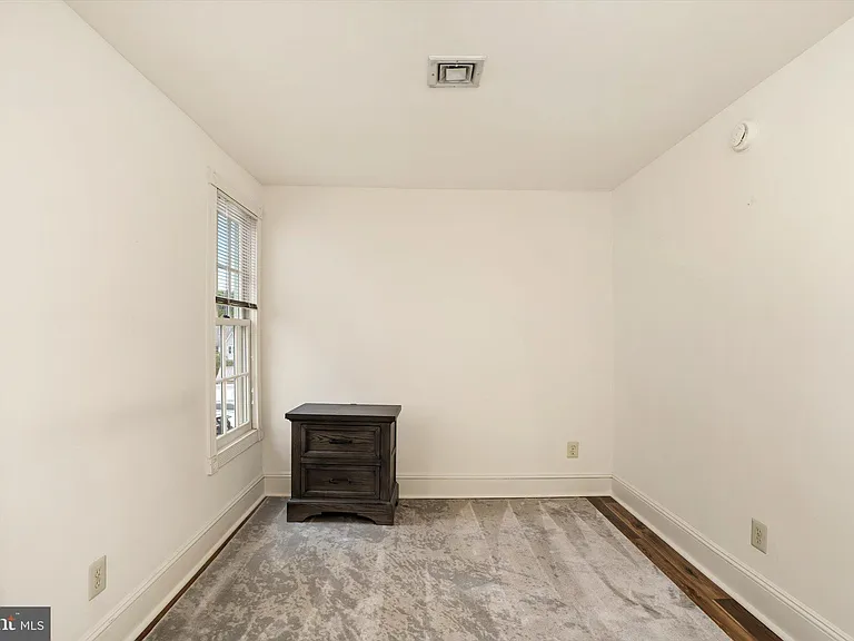 347 Nassau St #B — Photo 10