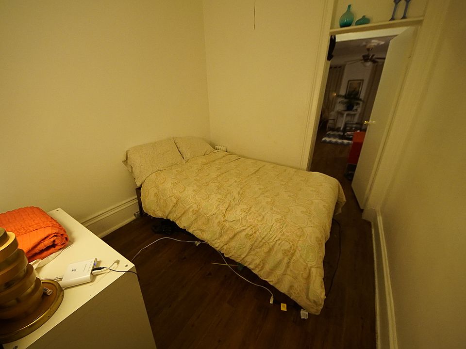 2nd image of 346 McGuinness Blvd APT 3R