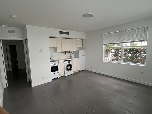 4th image of 337 NW 12th Ave APT 7