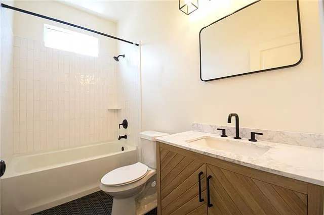 740 Thayer St #2A — Photo 6