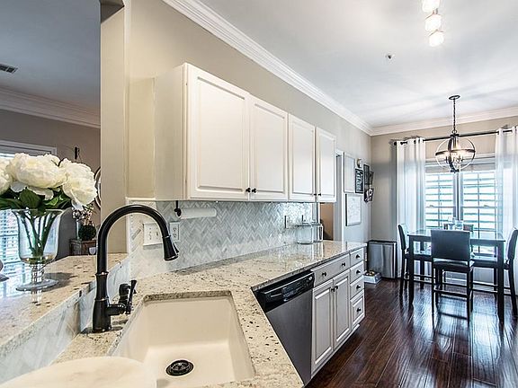 5th image of 1935 Briar Pond Way