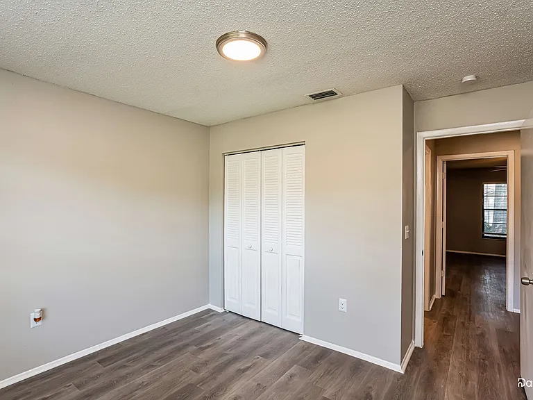 8335 Brandeis Cir E — Photo 11