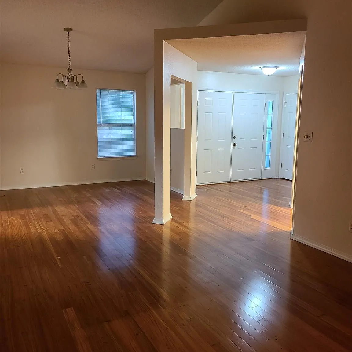 3 bed, 1587 sqft, $1,875 — Photo 2